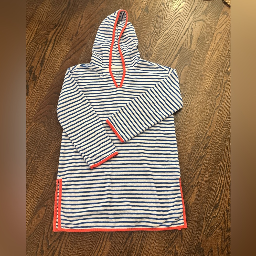 NWOT Vineyard Vines terrycloth cover up. Girls M